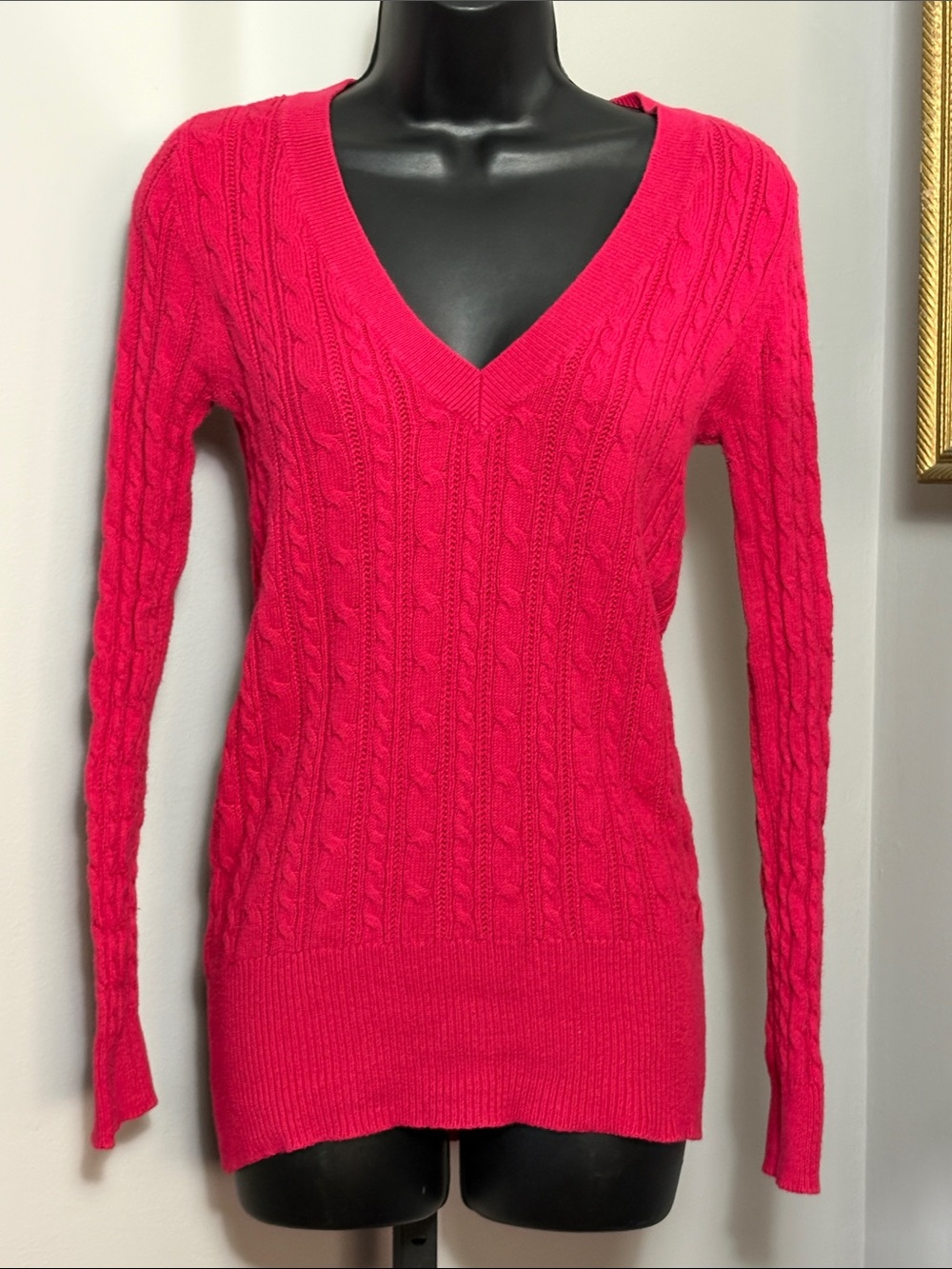 American Eagle Outfitters AEO VINTAGE Large Dark Hot Pink Cable V Neck Sweater